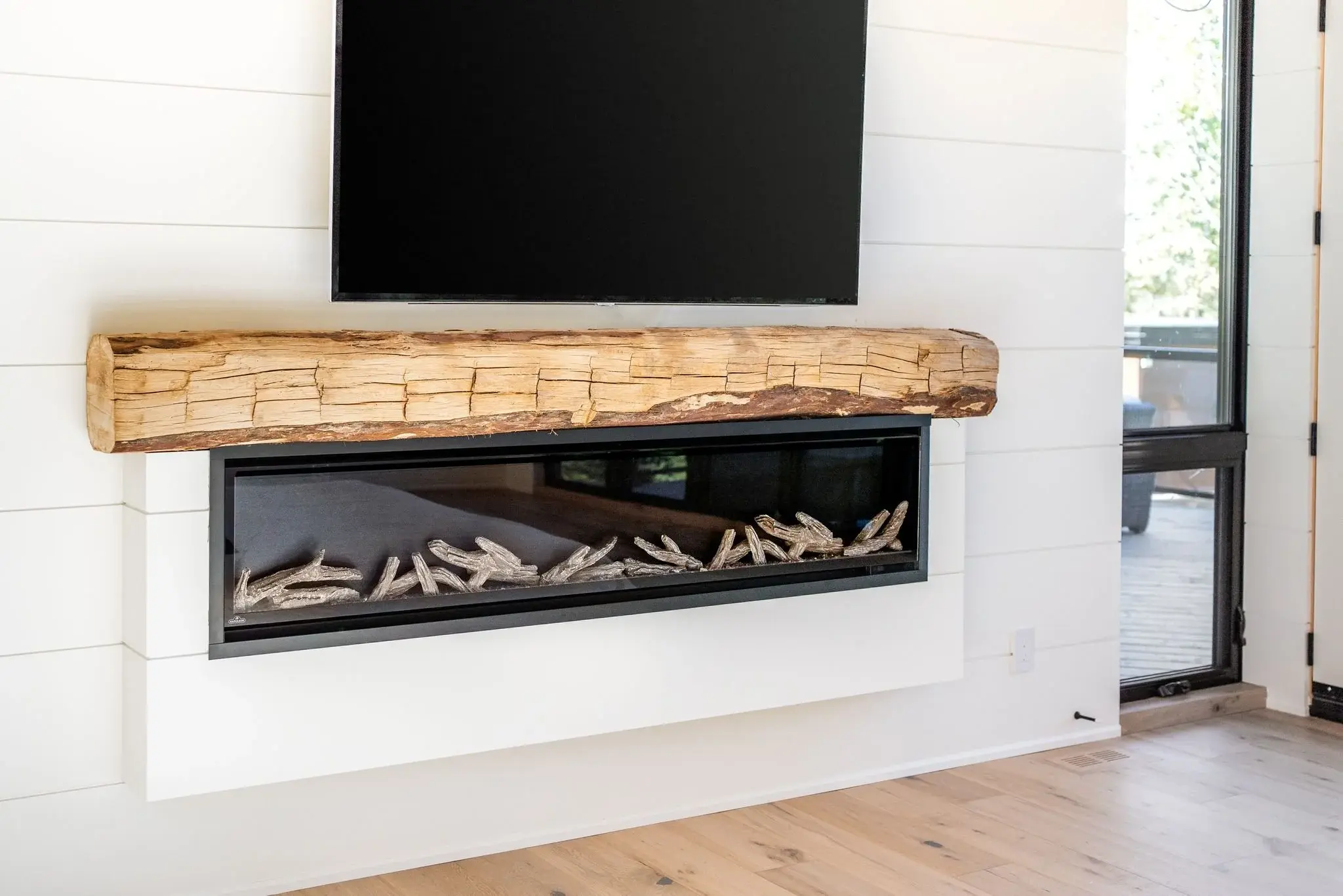The View on Balsam: linear fireplace with live-edge timber mantel