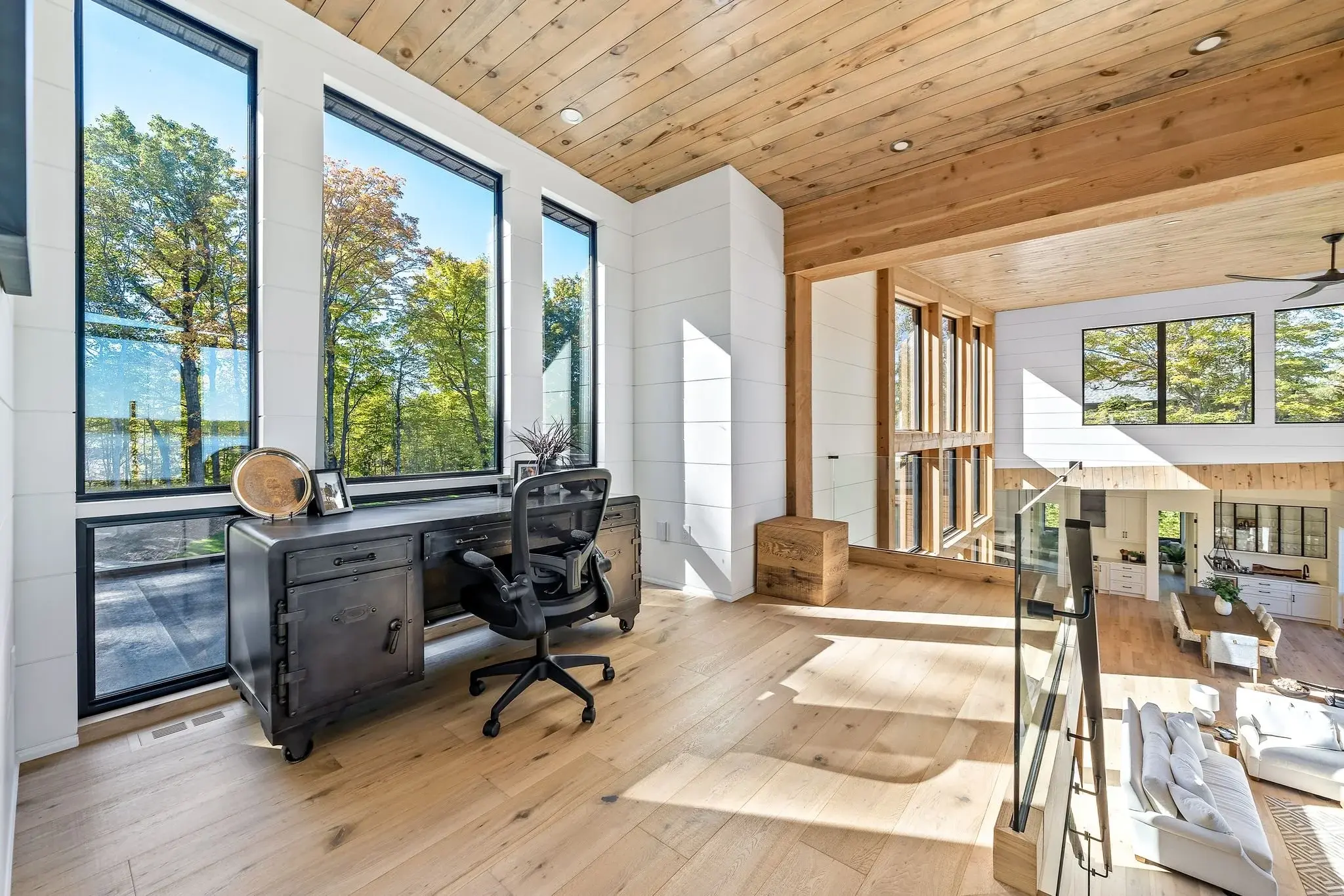 The View on Balsam: loft office overlooking the lake